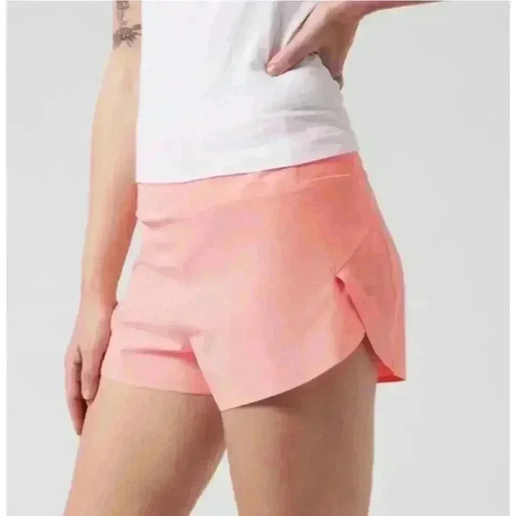 NWT Athleta  Women's High Rise Run with It 2.5" Shorts Peach Size XL - Picture 2 of 12